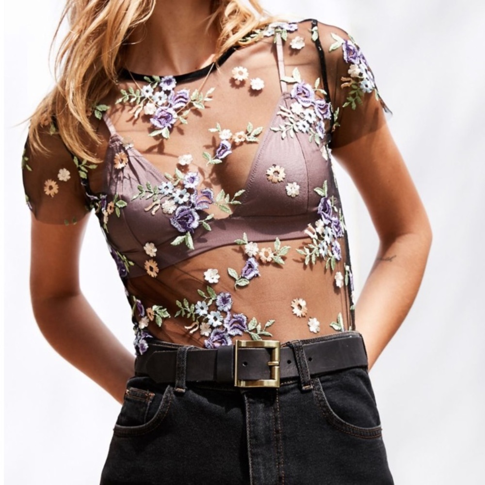UO FLORAL EMROIDERED SHEER TOP